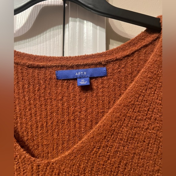 Women’s ATP. 9 sweater size XL - Picture 2 of 4